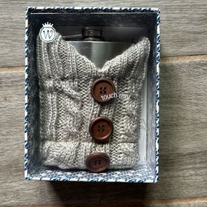 Hip flask. Stainless steel. 7oz NEW